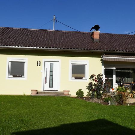 Ferienwohnung Stichauner Bodensdorf Room photo